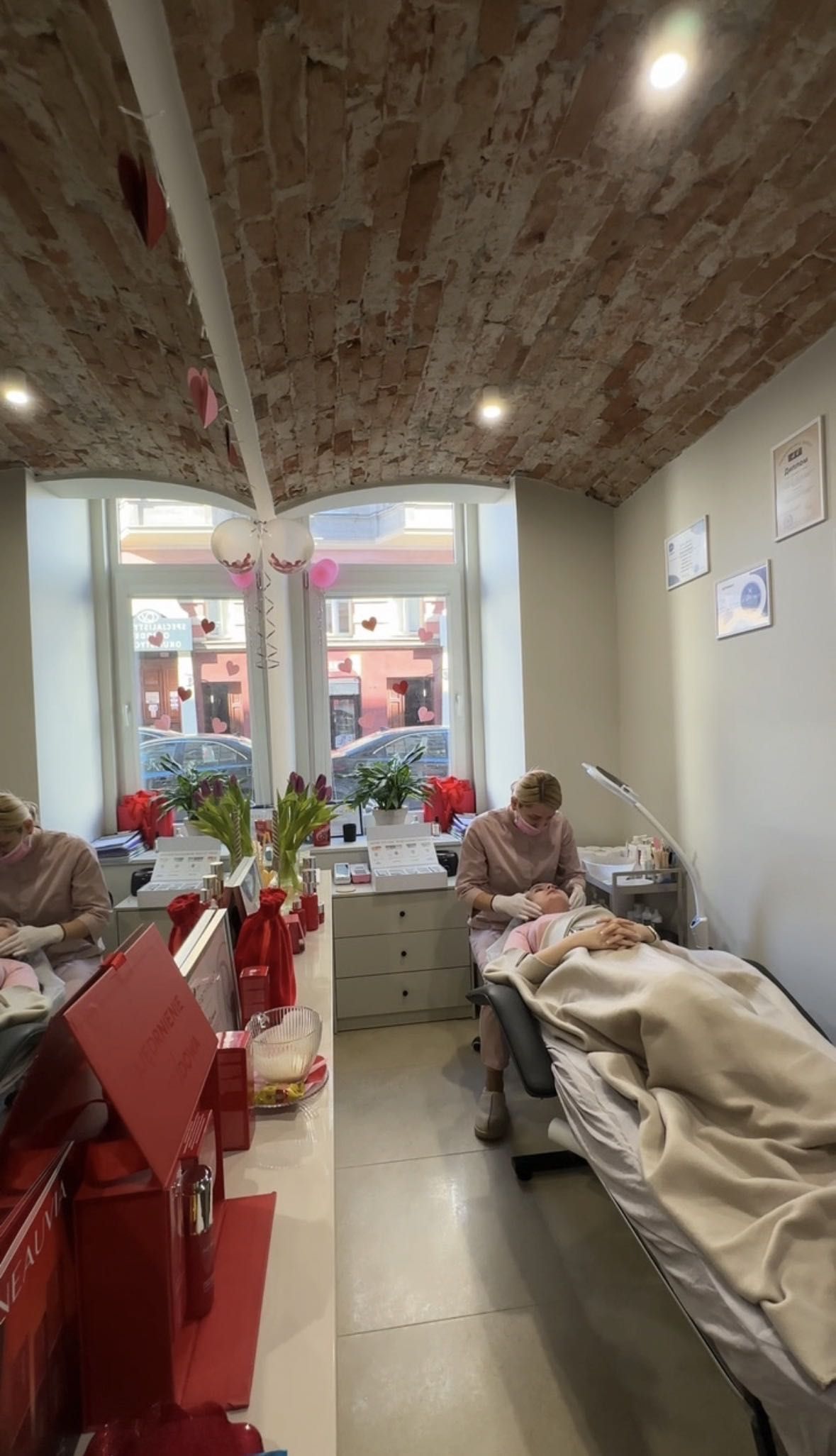 BEAUTY SECRET  Kosmetologia • Stylizacja Brwi&Rzęs • Corner Kosmetyków 